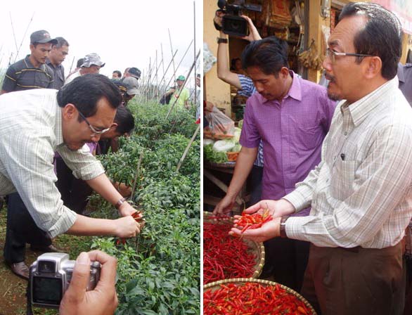 Mentan Suswono `Blusukan` di Pasar Cisaat, Sukabumi. Pantau Harga Cabai